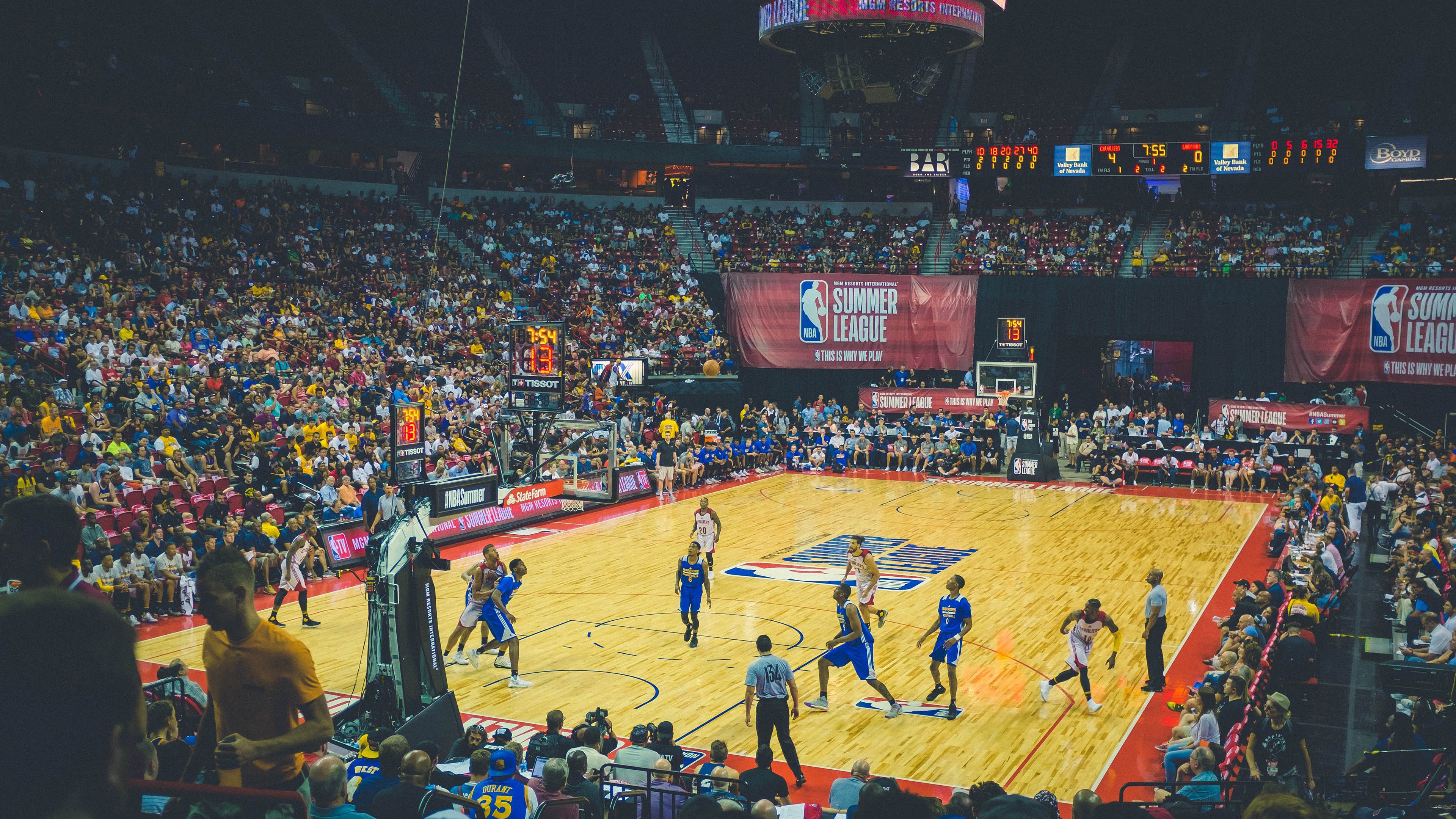 开云体育官网登入-CBA球迷的热情点亮整个赛季，cba球迷的热情点亮整个赛季了吗